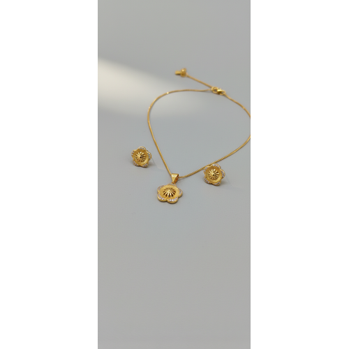 NXGOLD Floral CZ Pendant Necklace Set
