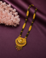 Elegant Heritage Bridal Mangalsutra Necklace with Classic Crescent Design