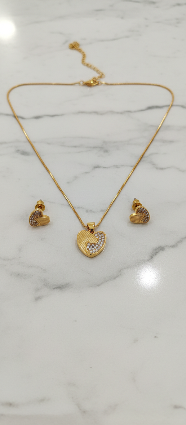 NXGOLD Heart Pendant Necklace Set for Women