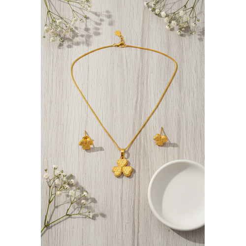 NXGOLD Clover Pendant Necklace Set for Women