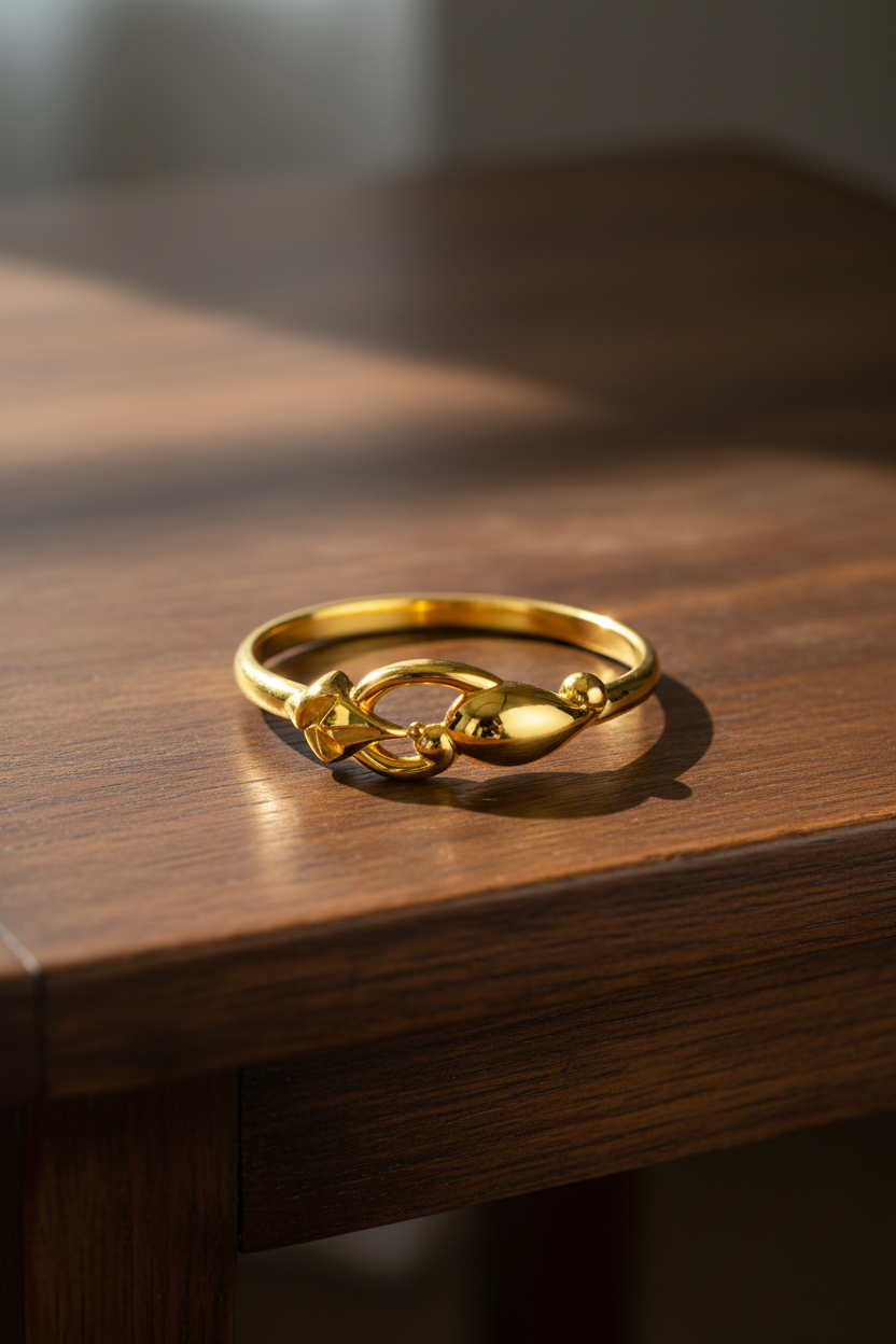 NXGOLD Elegant Gold Women’s Ring with Leaf & Loop Design