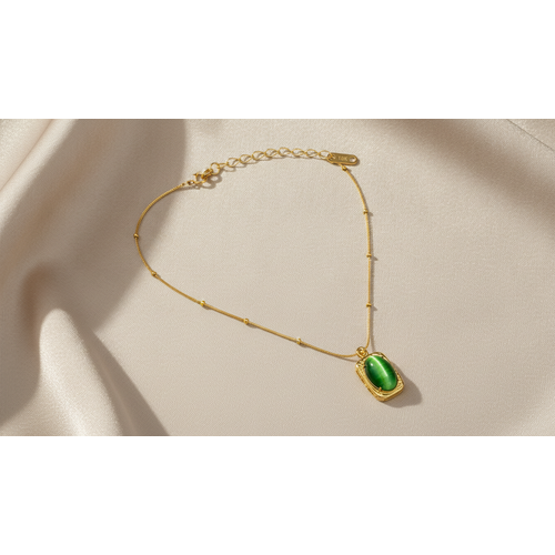 Luxe Green Stone Gold Pendant Necklace for Women