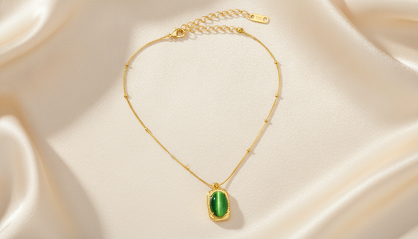 Luxe Green Stone Gold Pendant Necklace for Women