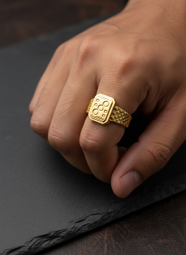 NXGOLD Geometric Royale Signet Ring