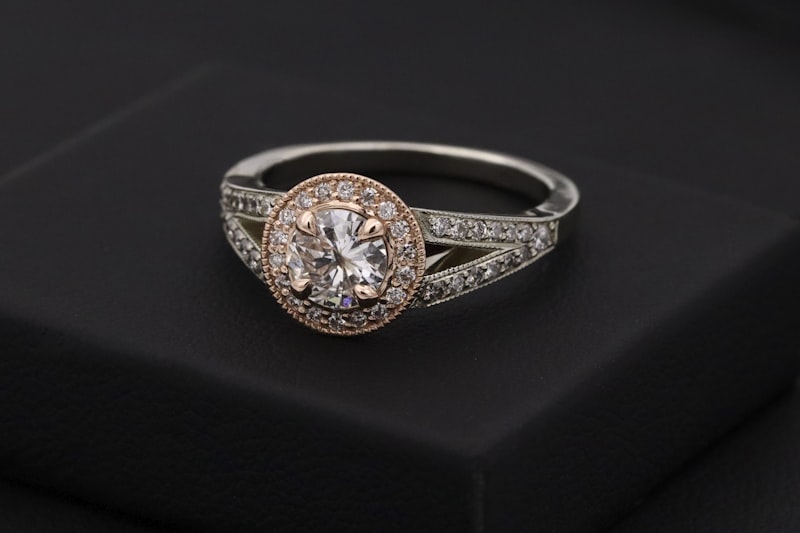 NXGOLD 9K Gold Solitaire Ring